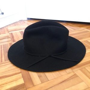 Adventure hat